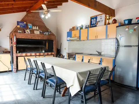 Casa 4 ambientes con 3 baños