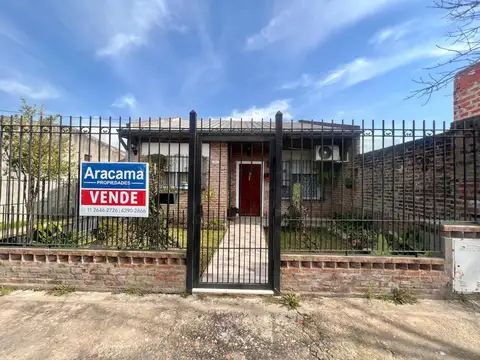 Casa en Venta en Luis Guillon