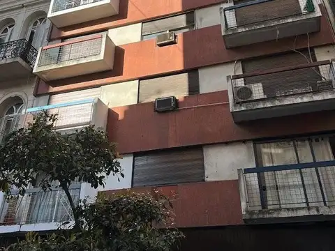 Monoambiente en Alquiler - Esmeralda al 800 - Centro.
