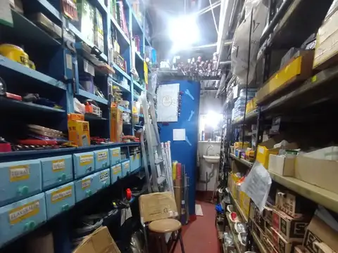 LOCAL COMERCIAL CON DEPOSITO EN INMEJORABLE UBICACION EN MALVINAS ARGENTINAS