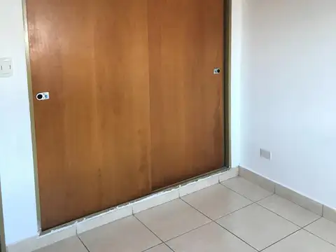 Locales en Venta a mts de la estación de Burzaco