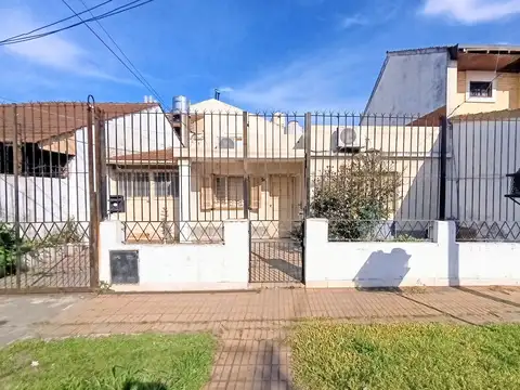 CASA 3 AMBIENTES EN VENTA BURZACO APTO CREDITO