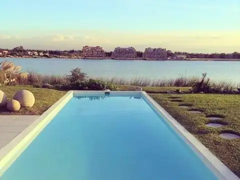 Casa en Alquiler de 4 dormitorios