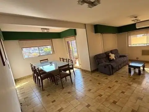 Departamento - piso - 5 ambientes - Castelar centro