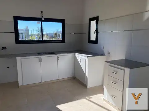 Casa en venta - 3 Dormitorios 1 Baño - 1.239Mts2 - San Miguel del Monte