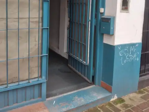 LOCAL EN ALQUILER SOBRE VIA PUBLICA APTO OFICINA O COMERCIAL