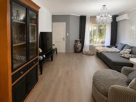 Depto Tipo Casa en Alquiler de 3 dormitorios