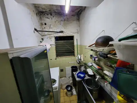 LOCAL COMERCIAL 140 M2. - DEPOSITO - EXCELENTE UBICACION - GAS ENVASADO -