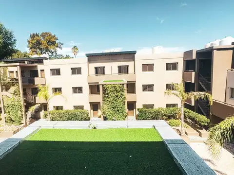 Dúplex, 3 ambientes, Escobar centro