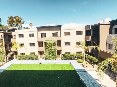 Dúplex, 3 ambientes, Escobar centro
