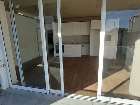 Ceretti 2600, Piso 2