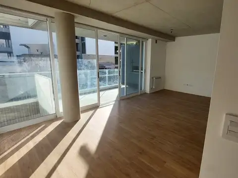 VISITÁ este 3 amb c/ balcón aterrazado con parrilla y piscina. Sum. m. APTO PROFESIONAL.