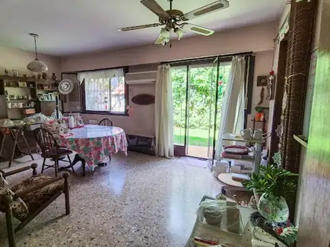 Depto Tipo Casa 4 ambientes con 2 baños