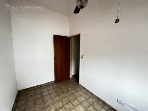 Depto Tipo Casa en Alquiler en Morón, $ 750.000