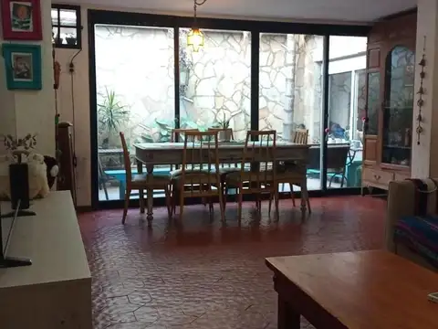 DEPARTAMENTO 4 AMBIENTES -2 PATIOS