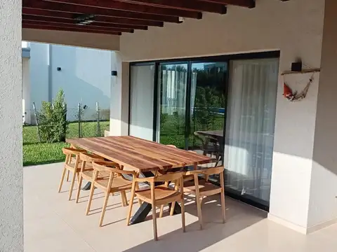 Casa en Venta al Este