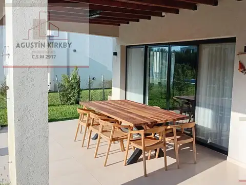 Casa en Venta al Este