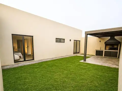 Depto Tipo Casa en Venta en Plottier, USD 95.000