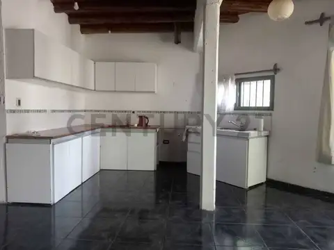 Se alquila casa. Capital