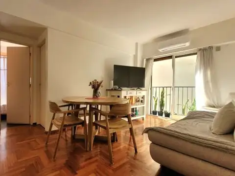 EN VENTA DOS AMBIENTES LUMINOSO APTO PROFESIONAL 