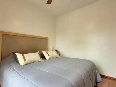 EN VENTA DOS AMBIENTES LUMINOSO APTO PROFESIONAL 