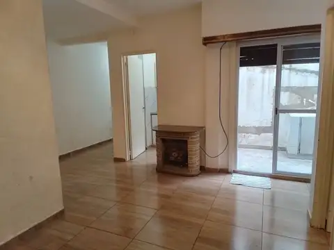 DEPARTAMENTO 2 AMB PTA BAJA PATIO CABA URGENTE