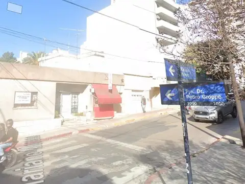 VENTA LOTE DESARROLLO PB +7 PISOS 245m2 ALBERDI BIEN UBICADO