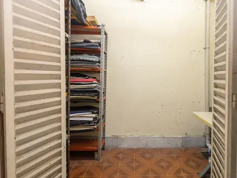 Oficina 4 ambientes con 1 baño