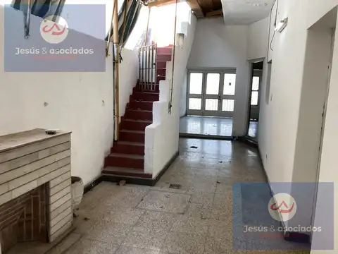 Casa 5 ambientes con 1 baño
