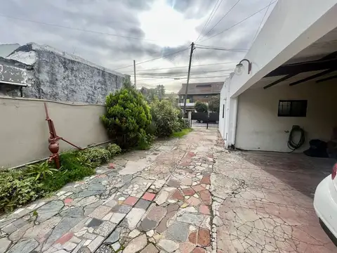 Casa en Venta con 4 cocheras
