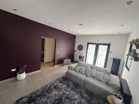Casa 3 ambientes con 2 baños