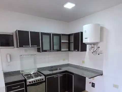 Departamento en Alquiler en Banfield, $ 450.000