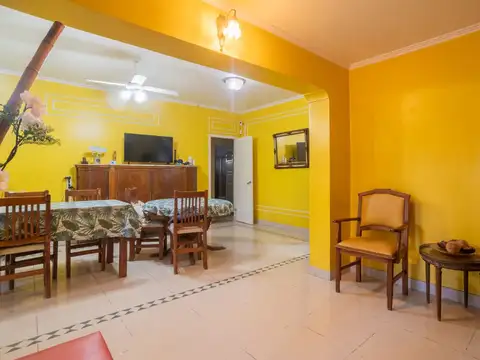 Casa con gran parque y quincho en Santo Tomé