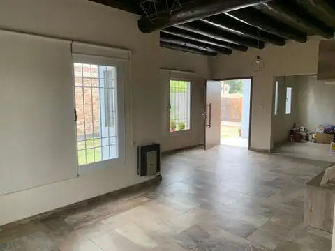 Casa 5 ambientes con 1 baño