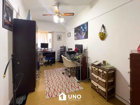 1º de Mayo 1100, Piso 09