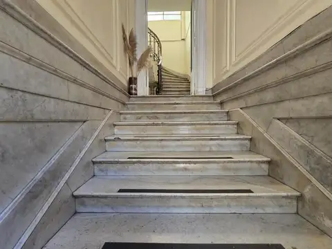 Depto Tipo Casa en Venta 95 años