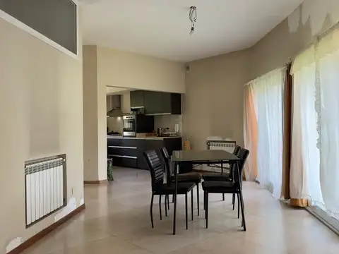 Casa en Venta en Loma Verde, USD 215.000