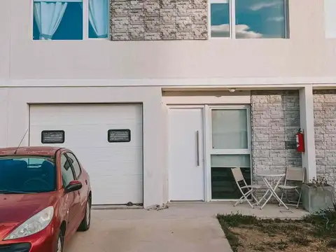 Duplex 3 dormitorios en Barrio privado