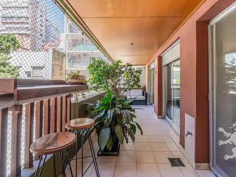 EXCELENTE SEMIPISO - VENTA - 4 AMBIENTES - BALCÓN - COCHERA - LAS CAÑITAS