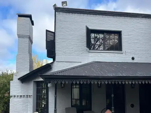 Casa 5 ambientes con 2 baños
