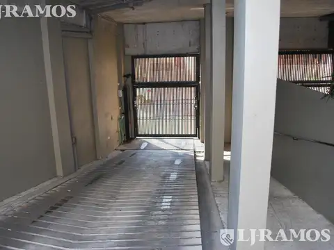 COCHERA FIJA EN TIGRE CENTRO | EXCELENTE ACCESO Y UBICACION