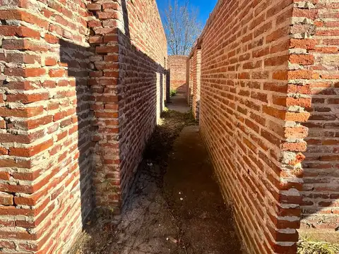 Casa 7 ambientes con 1 baño