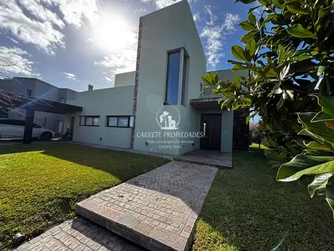 Casa Moderna en alquiler de 5 ambientes y pileta. Haras Santa María 100