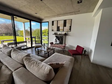 Casa en Alquiler en Haras Santa María, USD 2.600