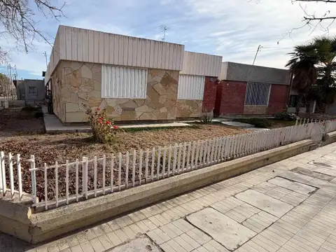 CASA EN VENTA EXCELENTE UBICACION,BARRIO SANTA ANA