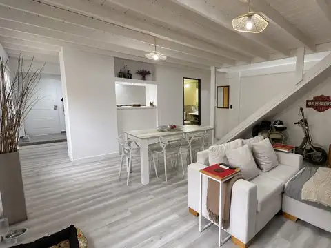 CASA PH VENTA CITY BELL 2 DORMITORIOS PILETA BANCO