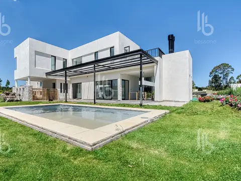 Av. J Newbery al 4500 Rumenco Joven