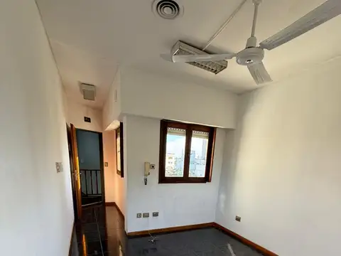 Aristóbulo Del Valle 1500, Piso 3