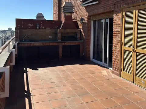 Duplex en venta en Recoleta - Balcón terraza c/parrila en piso 16to. - Balcón en piso 15to. - 4 ambientes con dependencias de servicio-Cochera y baulera