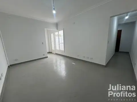 Departamento tres ambientes en alquiler - Bernal Centro